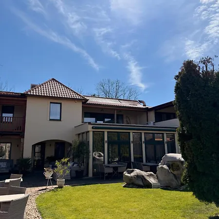 Otel Garni Klaret 3*