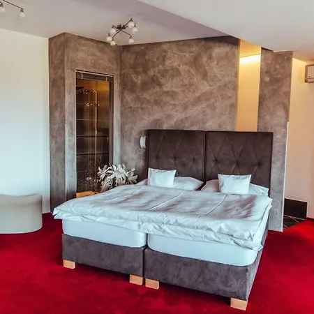 Garni Klaret Hotel